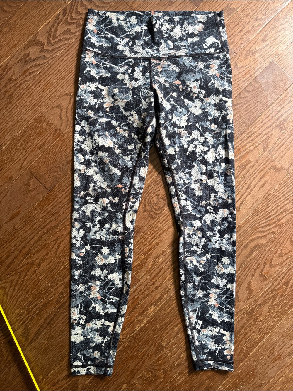 lululemon athletica Black Floral Print High-Rise Leggings - Picture 1 of 4